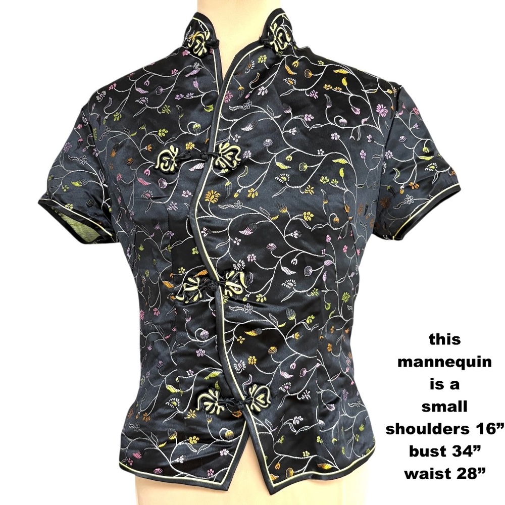 top vintage Chinese cheongsam w/mandarin collar cap sleeve fitted cropped sexy